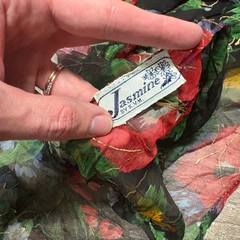 NWOT Jasmine By K.V.M. Boho Floral W/ Metallic Shimmer Pashmina - Picture 2 of 3